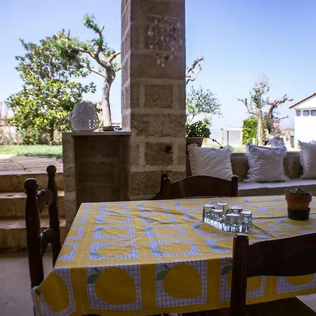 Lazzarello Bed & Breakfast Matino