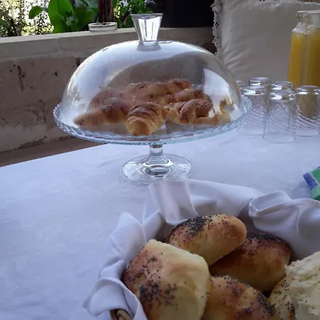 Lazzarello Bed & Breakfast Matino